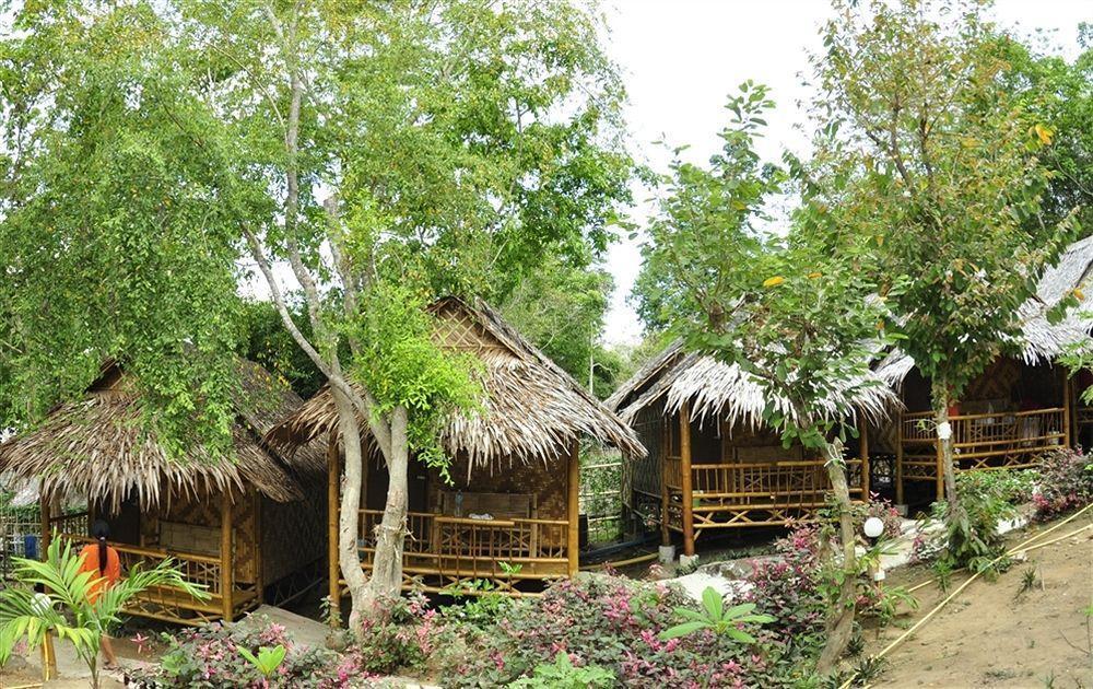 Phi Phi Hill Bamboo Bungalow Exterior foto
